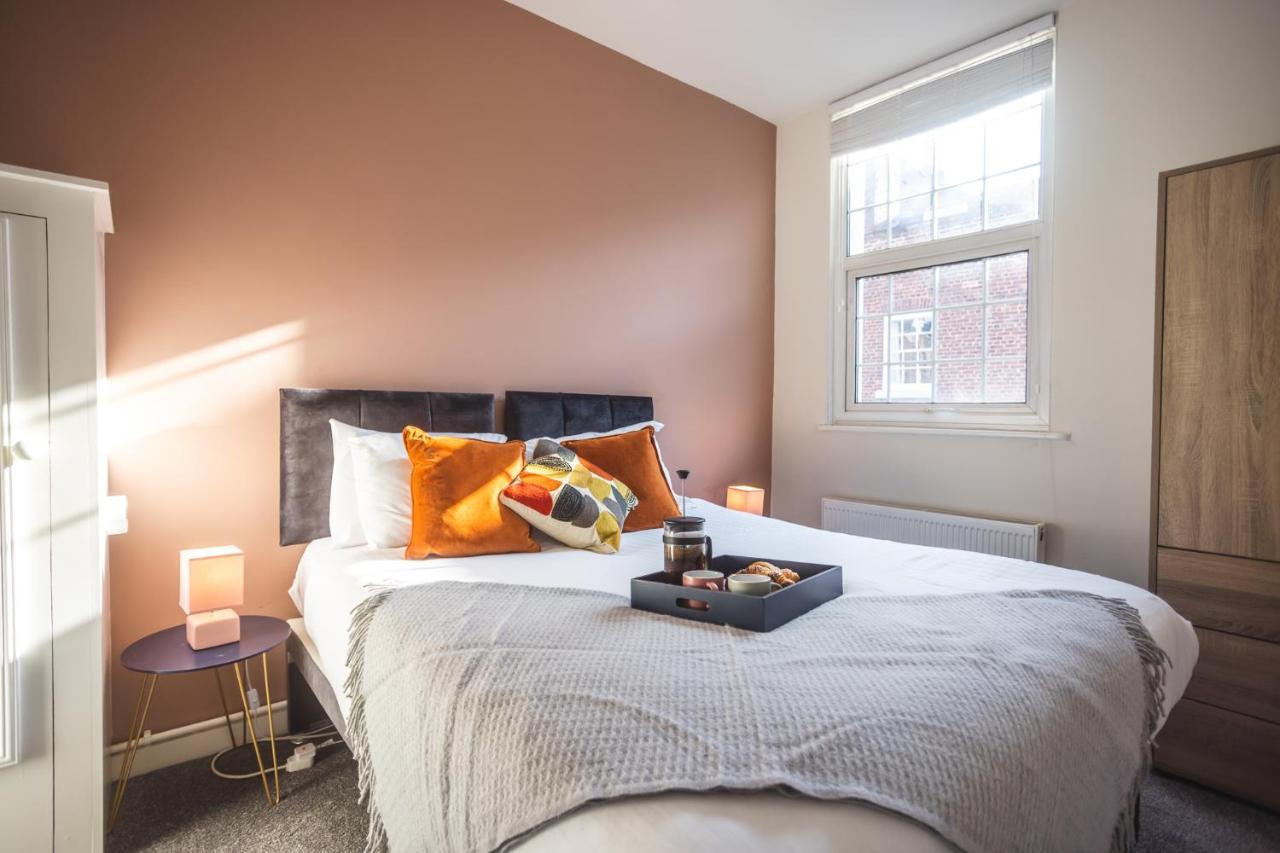 Modern Apartment Within City Walls, Parking Chester Exterior photo