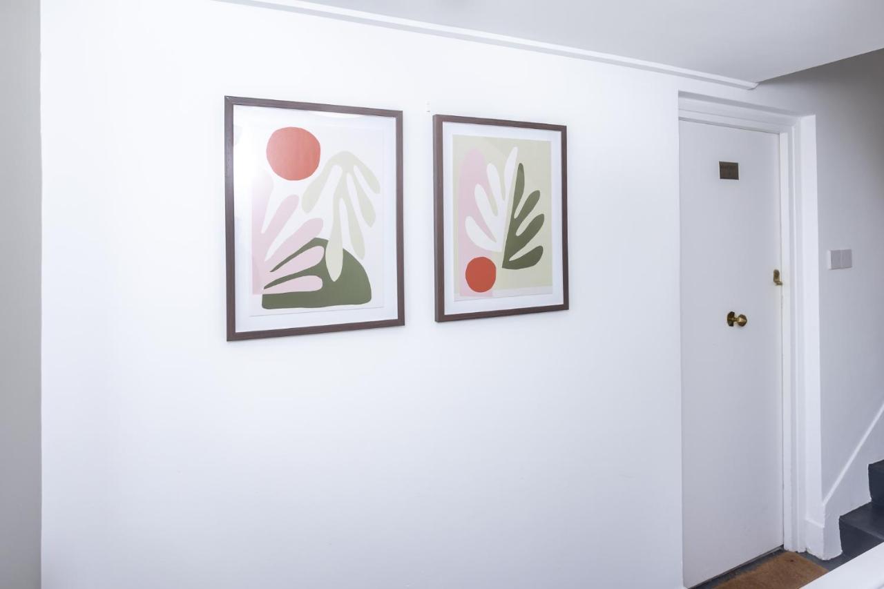 Modern Apartment Within City Walls, Parking Chester Exterior photo